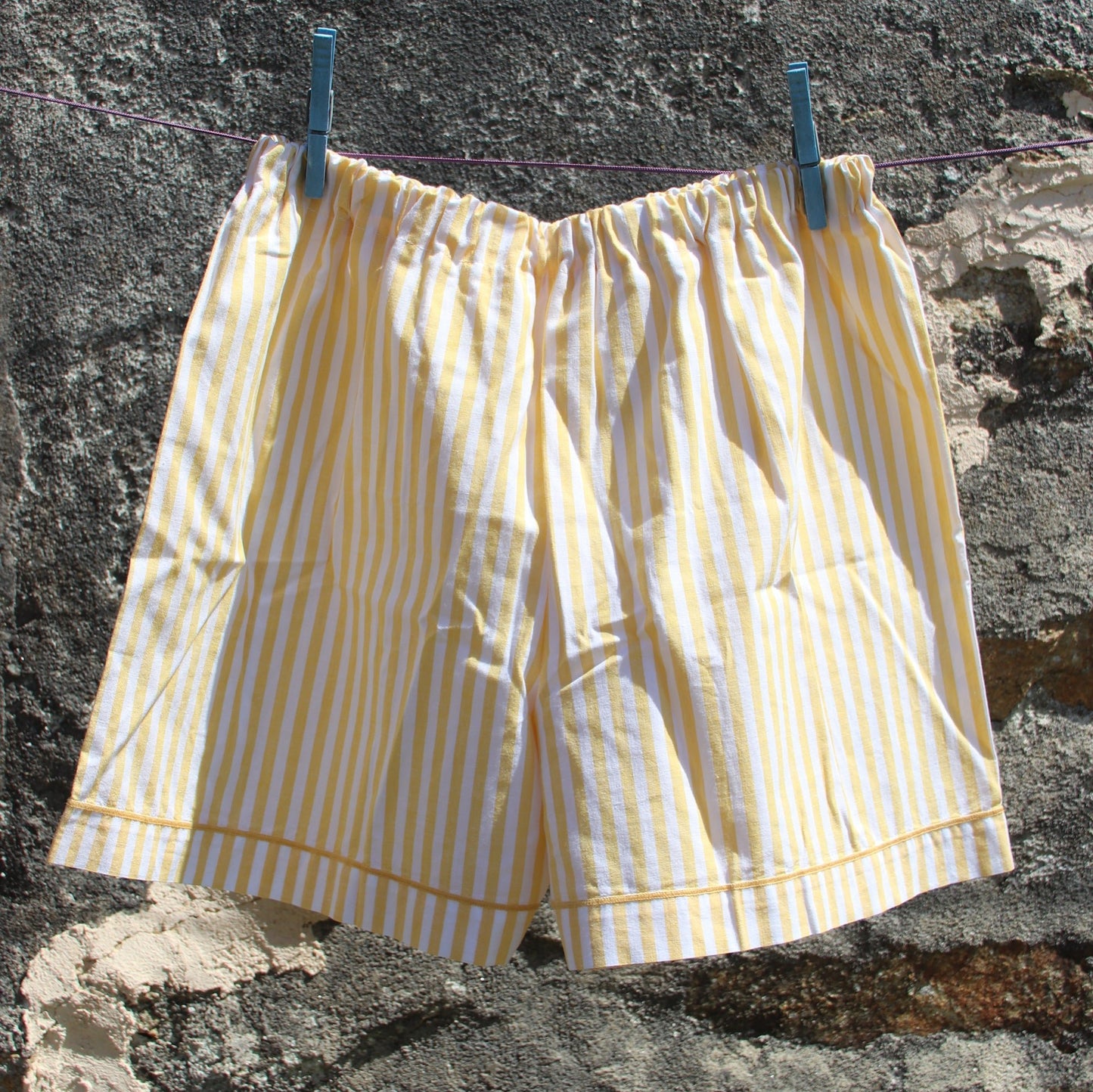 Short rayé jaune